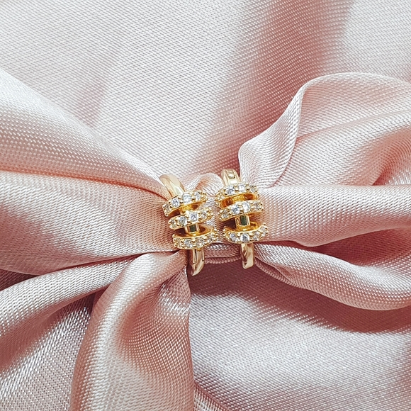 18ct Gold Plated Hoop Link Huggie Hoop Earrings - Picture 2 of 5